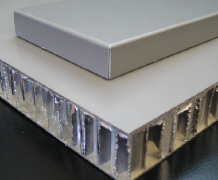 WholeChainTech Truck Body: Honeycomb vs. PET Core Material